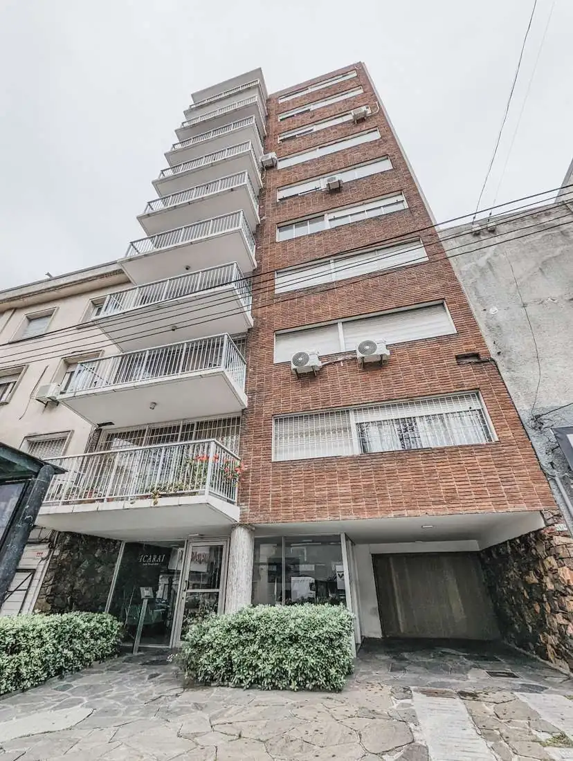 Apartamento en edificio Icaraí, Pocitos, Montevideo